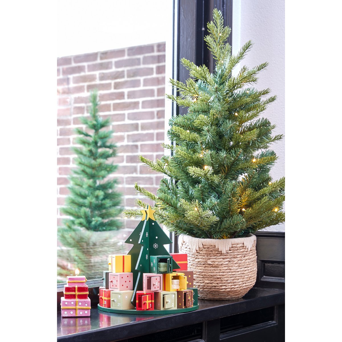 Adventskalender – H30 x Ø28 cm – MDF – 100% FSC – Meerkleurig