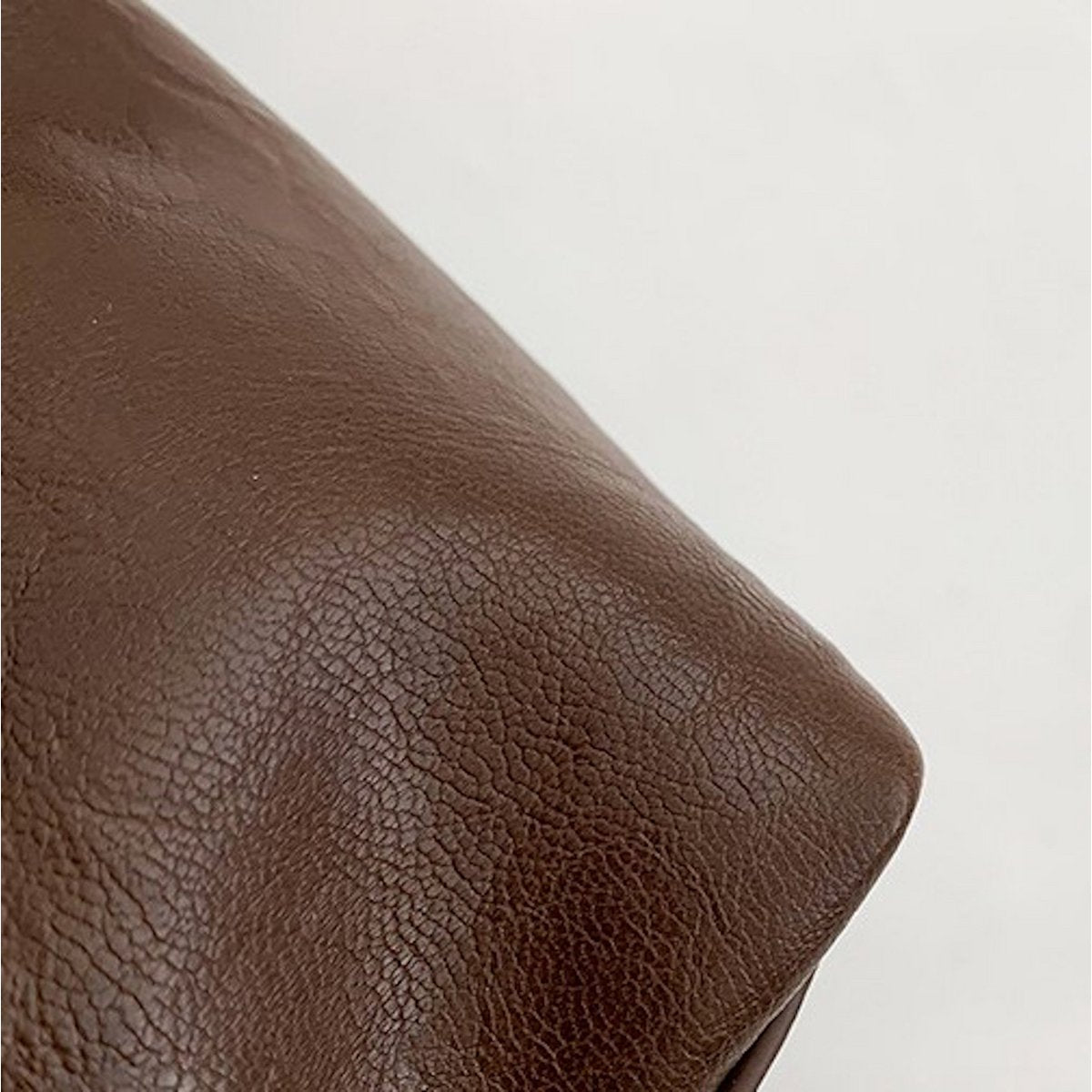 AnBeck ‘The Charm’ – Kleine schoudertas/crossbodytas van zacht leer