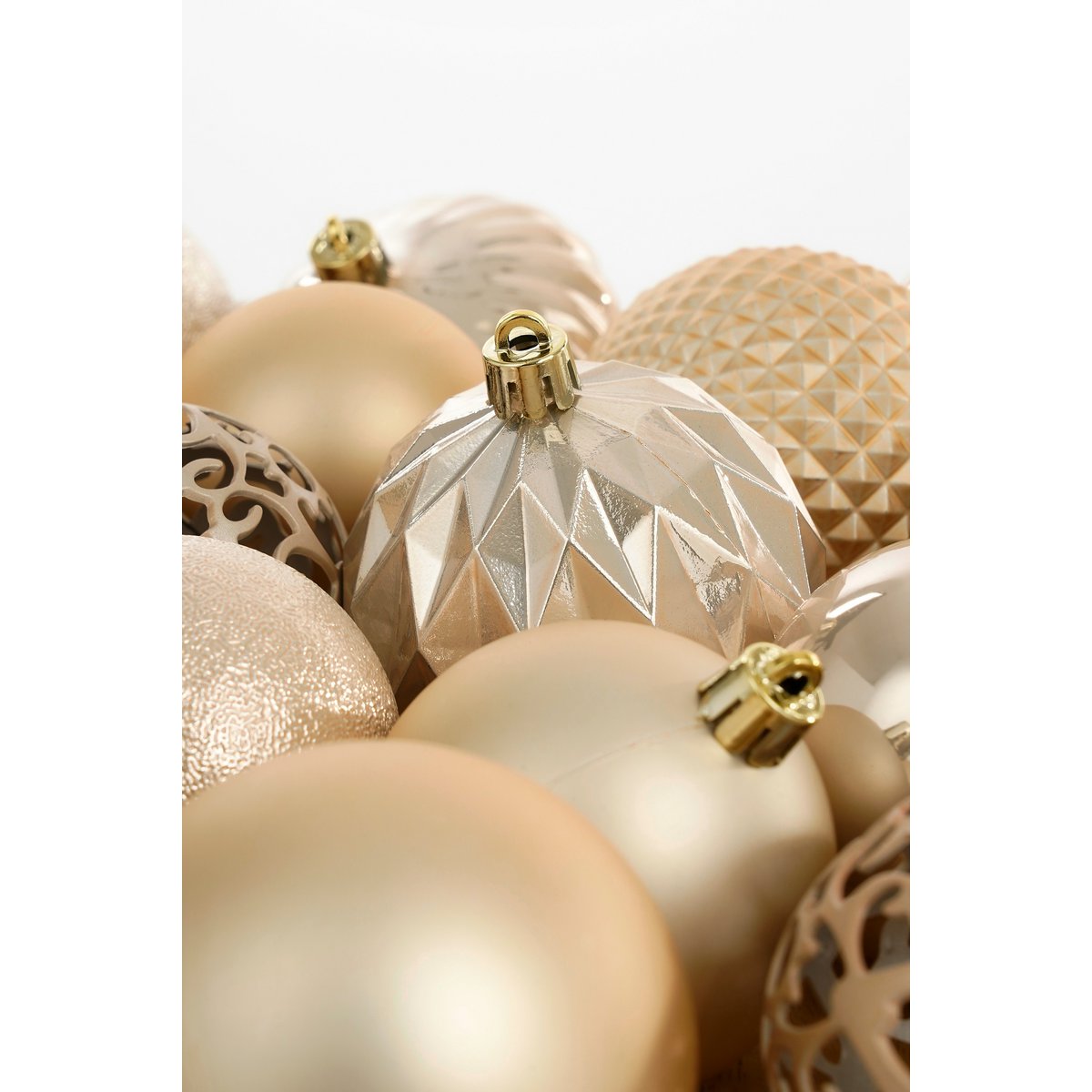Kerstballen set – 60 stuks – Ø7 cm – onbreekbaar crème | Mica Decorations